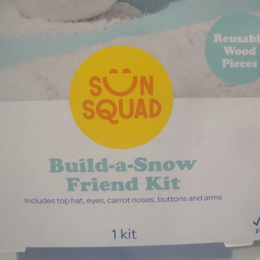 Sun Squad Build A Snow Friend Kit 13 Piece Reusable Set New in Mesh bag